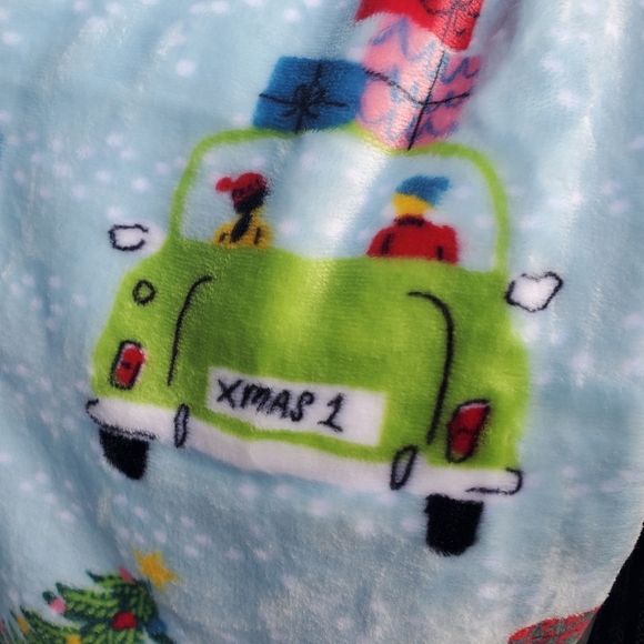 Volkswagen Holiday Throw Blanket-NWT - Picture 5 of 6